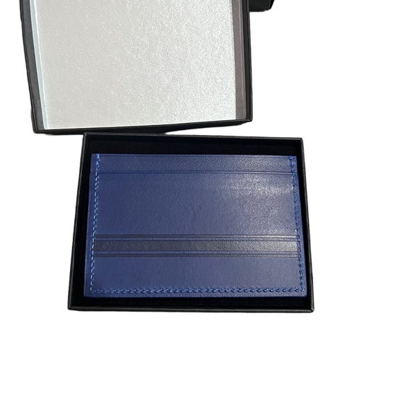 New ( NWT ) Porsche Genetian Blue Genuine Leather Card Holder Wallet - Picture 4 of 10